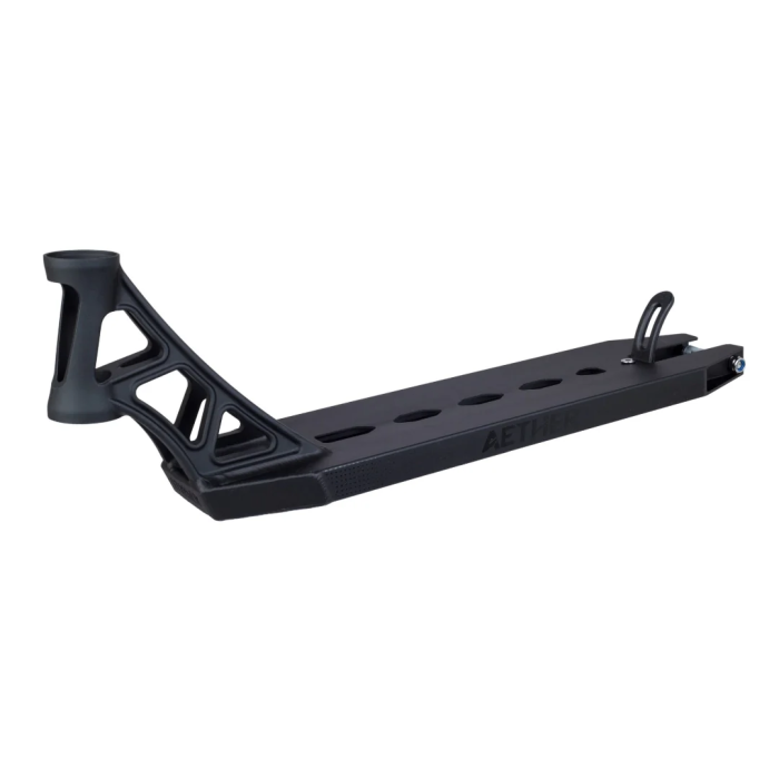 STRIKER Deck Aether Black 490mm